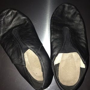 Black Danshunz jazz shoes for girls